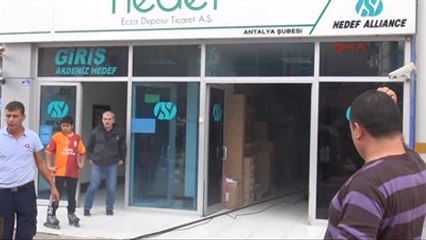 Ecza Deposunda Korkutan Yangın