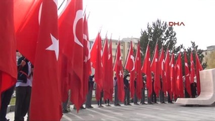 Kars'ın Kurtuluşunda Beyaz Güvercin Uçuruldu
