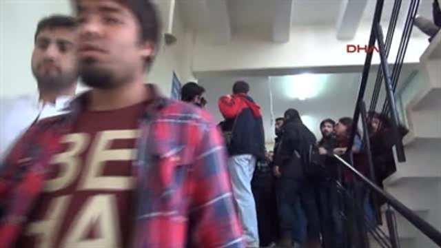 Yemek Zammını Protesto Eden Öğrenciler ile Özel Güvenlikçiler Arasında Arbede Yaşandı