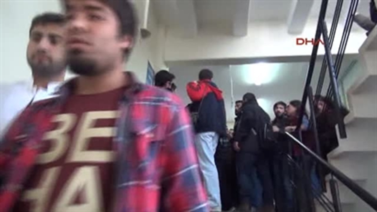 Yemek Zammını Protesto Eden Öğrenciler ile Özel Güvenlikçiler Arasında Arbede Yaşandı