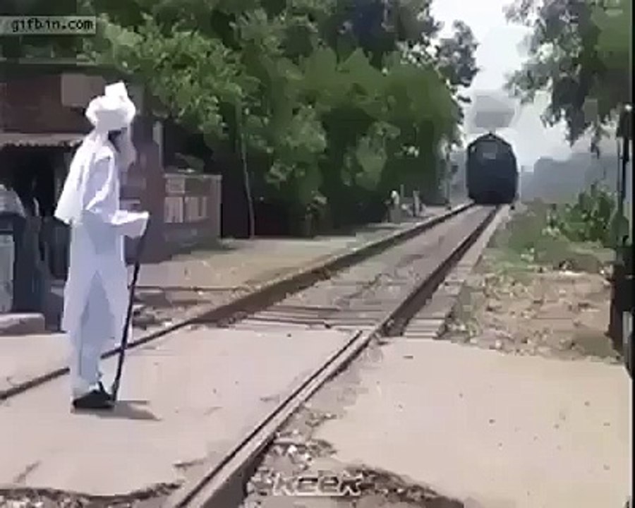 Babajee Train Aa Rahi Hai