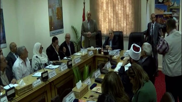 وزير التنمية المحلية يبحث مطالب الوادى الجديد مع المحافظ