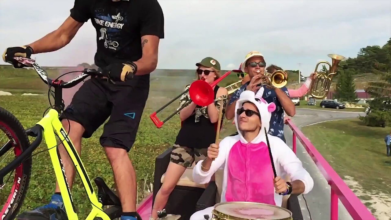 FIREBALLS en CHAMPAGNE - Clip Fanfare Médecine Reims