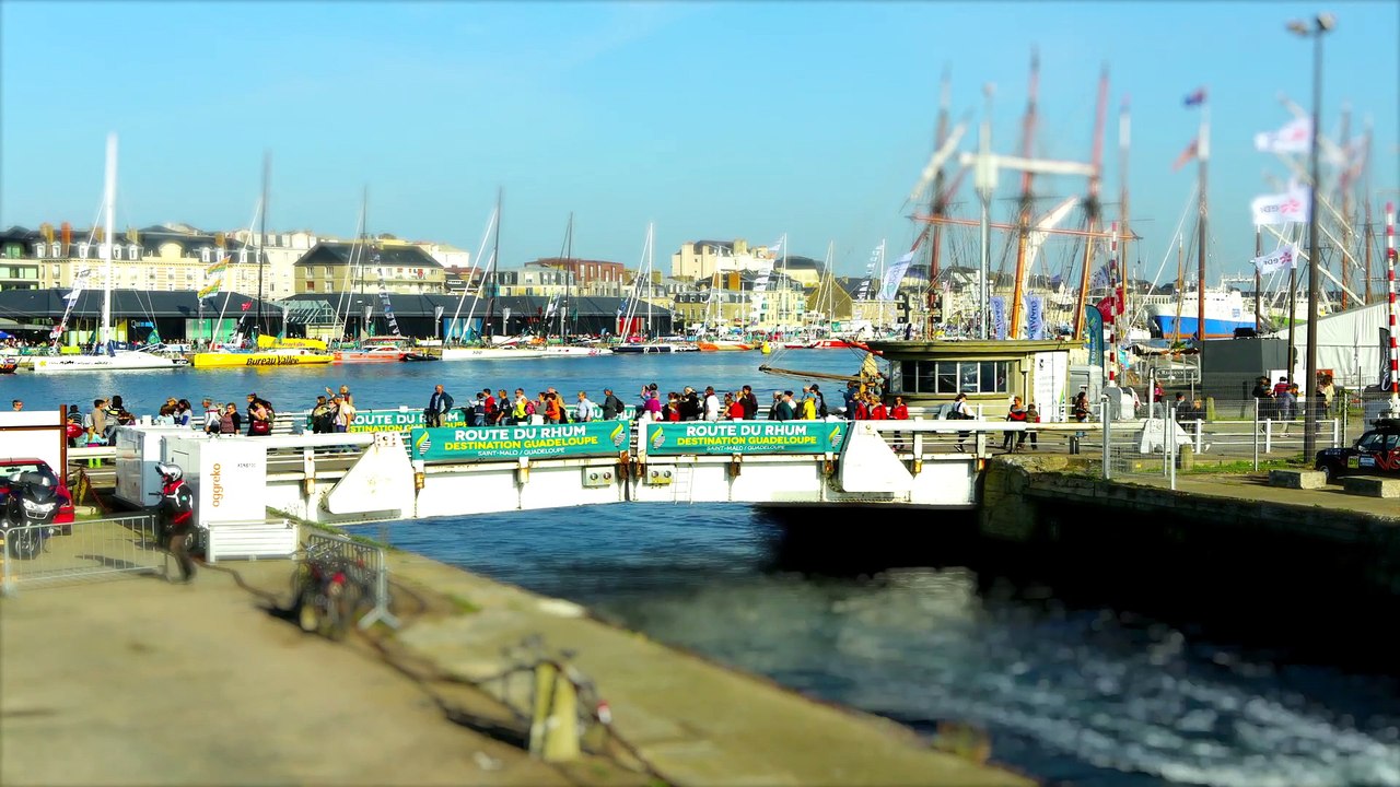 Route Du Rhum - Jour 6 - Loïck Peyron de retour à Saint-Malo