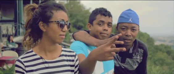 TANORA TIA MANKALAZA  -  Tsy andriko (gasy - malagasy)