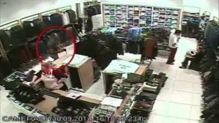 Soyunma Kabininde Hırsızlık Yaptı, Evinin Önünde Yakalandı