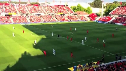 Soccer fail : How did he miss that?!