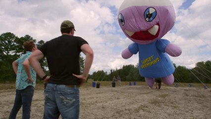 Faire exploser un Fizzie géant de 15m de haut!