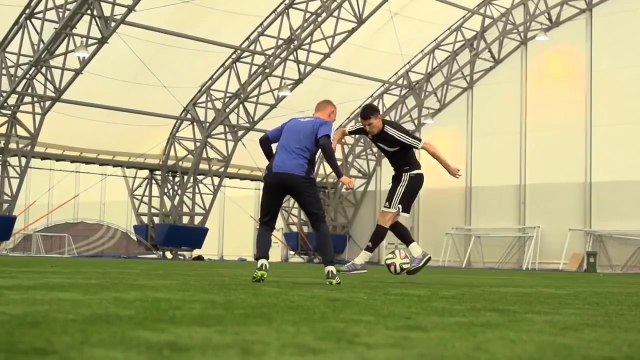 Top 10 de dribbles hallucinants !