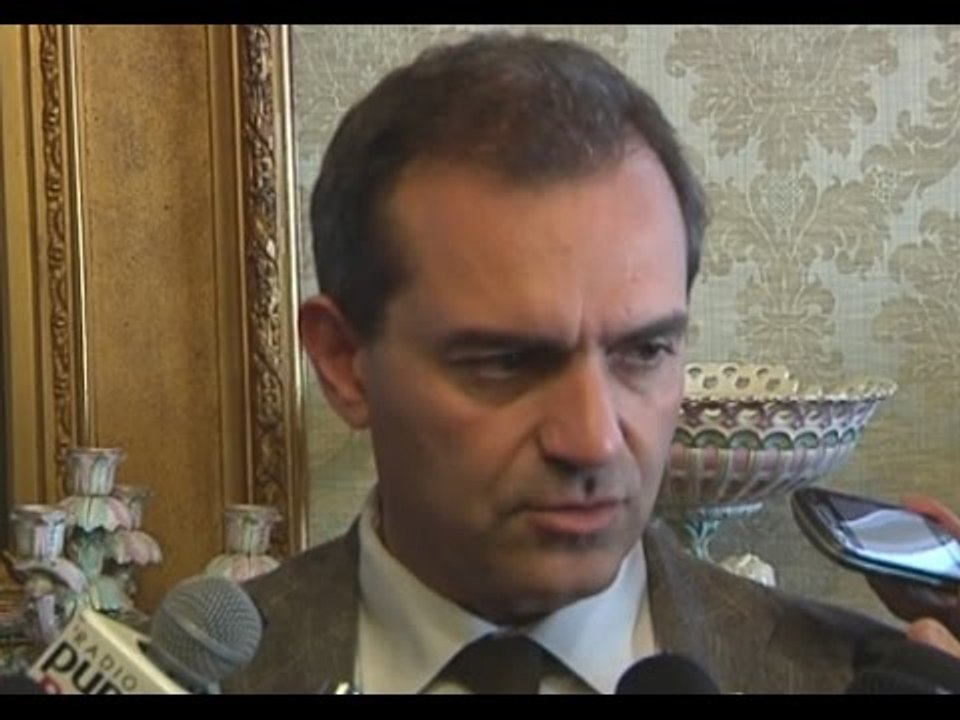 Napoli - Il Tar accoglie il ricorso, De Magistris torna a fare il sindaco -2- (30.10.14)