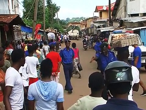 Великобритания помогает бороться с Эболой в Сьерра-Леоне