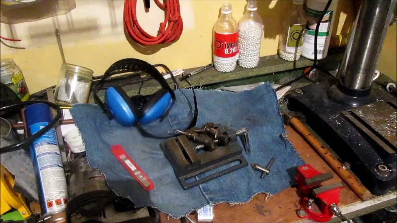 Utiliser une perceuse a colonne comme un tour a métaux