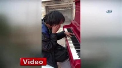 Evsiz Adamdan Unutulmaz Resital