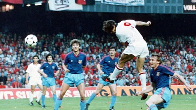 Marco Van Basten compie 50 anni: ripercorriamone la carriera