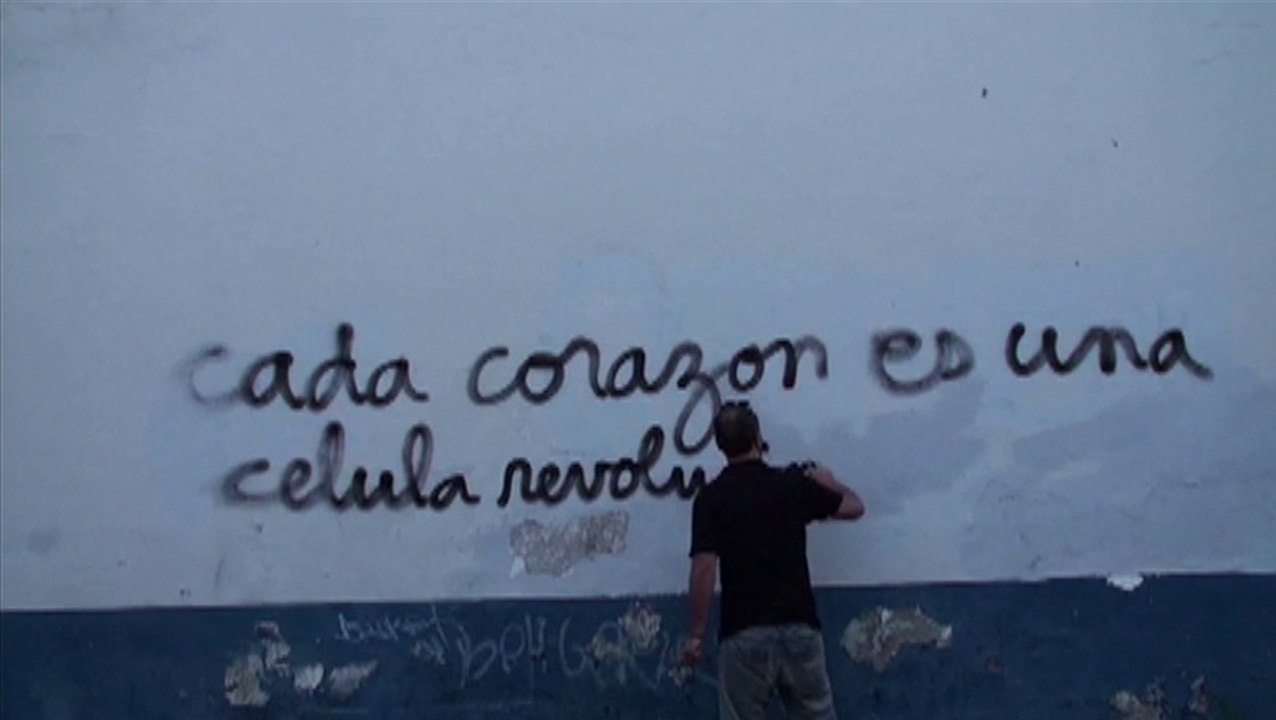 Graffiti chaque coeur est une cellule révolutionnaire