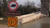 Tunca Nehri Üzerindeki Fatih ve Kanuni Köprüleri Trafiğe Kapatıldı