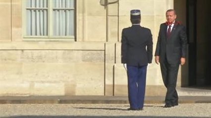 Cumhurbaşkanı Erdoğan, Fransa Cumhurbaşkanı Hollande Tarafından Resmi Törenle Karşılandı