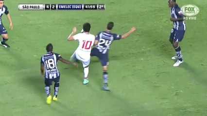 Le double sombrero réussi de Ganso !