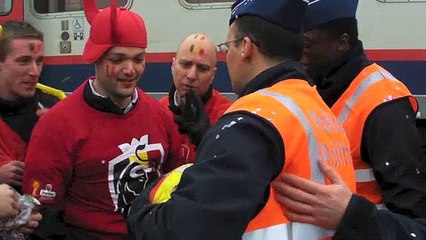 La police des chemins de fer encadre des supporters de foot !