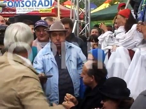 Le candidat meurt étouffé lors d’un concours de saucisses