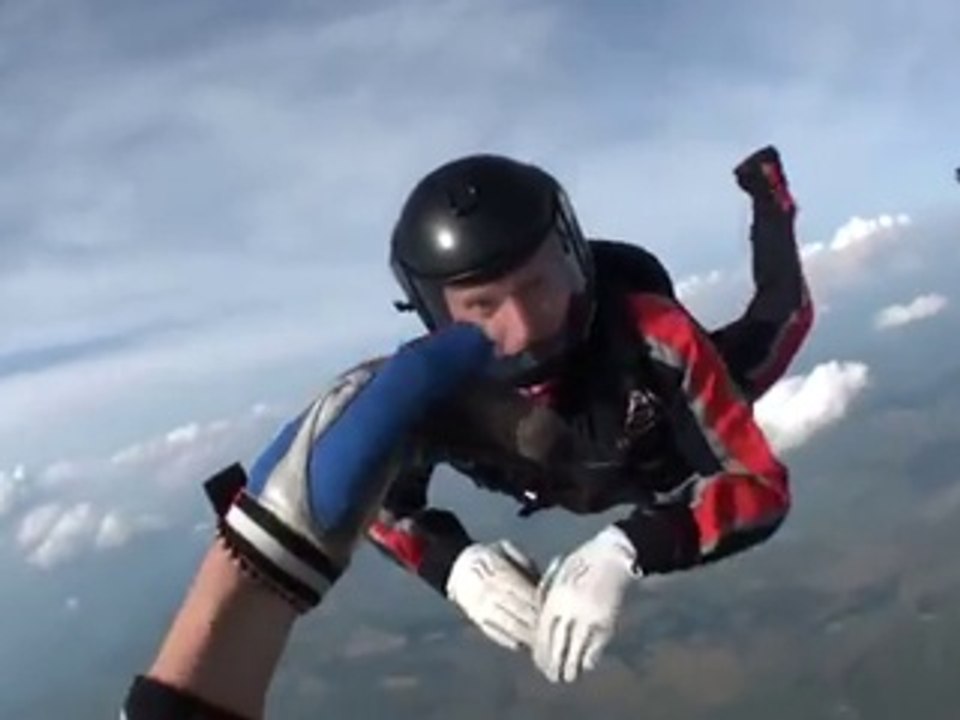 Un parachutiste perd connaissance en plein saut