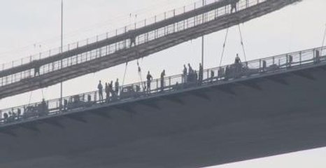 Boğaziçi Köprüsü'nde İntihar Girişimi! Trafik Arapsaçı