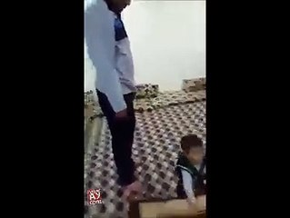 Babasına namazı hatırlatan çocuk