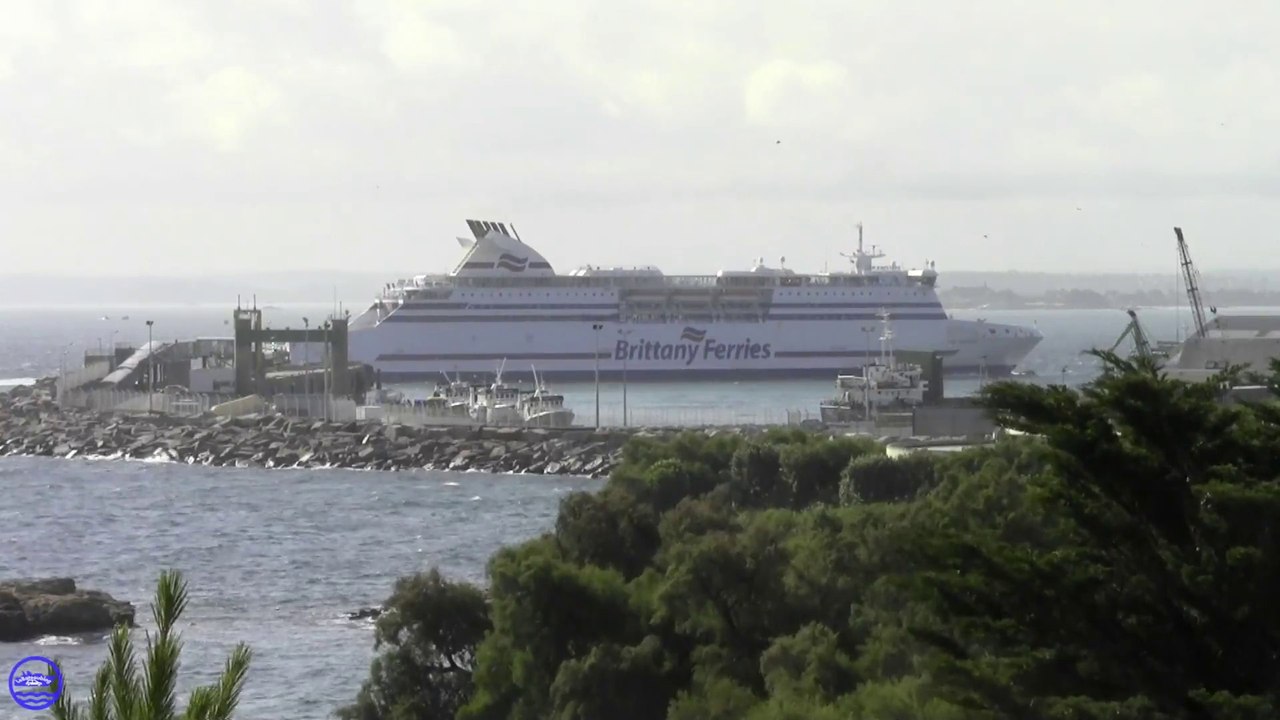 Brittany Ferries - Cap Finistère Arrivée au Bloscon
