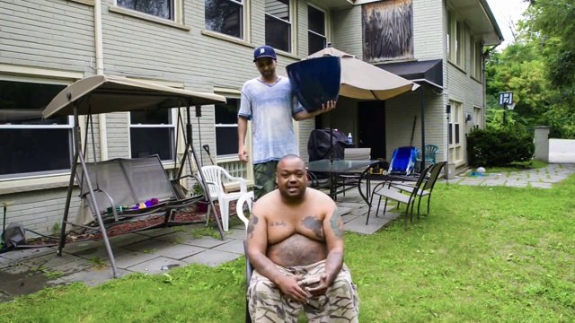 Bizarre Challenges Miley Cyrus And Daylyt To ALS Ice Bucket Challenge