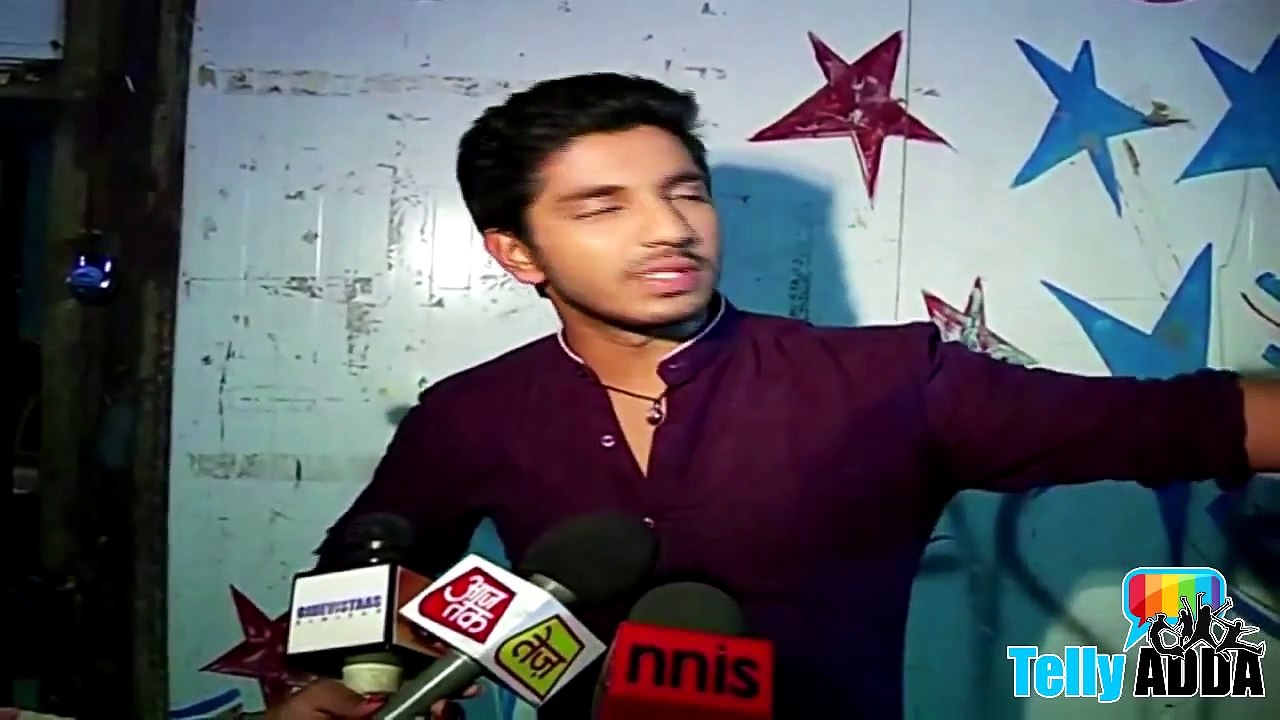 Hum Hain Na | Bunty Helps Sagarika To Dress A Sari !