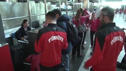 Karate Milli Takımı Kafilesi, Almanya'ya Gitti