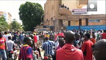Burkina Faso'da şimdi de Tuğgeneral Zida kendisini başkan ilan etti