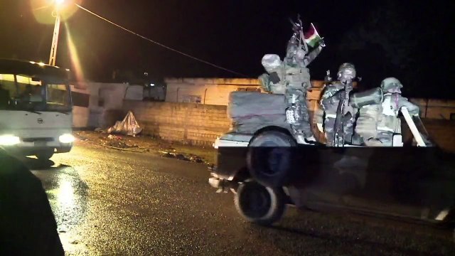 البشمركة يدخلون مدينة عين العرب للمشاركة في الدفاع عنها