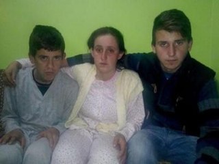 18 Kişinin Öldüğü Kazadan Kurtuldu, Yaralı Annesi ve 3 Kardeşini de Midibüsten Çıkardı