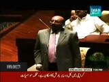 Dawn News Anchor Ameer Abbas Blast on PPP and CM Sindh Qaim Ali Shah for doing nothing in thar