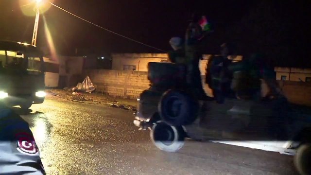 البشمركة يدخلون مدينة عين العرب للمشاركة في الدفاع عنها