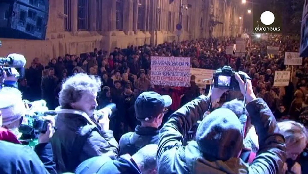 Demonstranten feiern Orbans Rückzieher