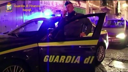 Napoli - Sequestro 2 milioni accessori griffe falsificate (31.10.14)