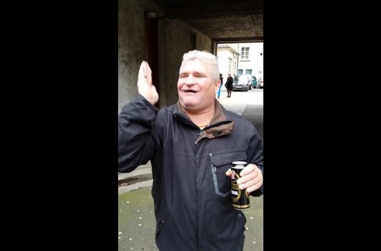 Ivre, il raconte l'histoire de sa Peugeot 103 SP