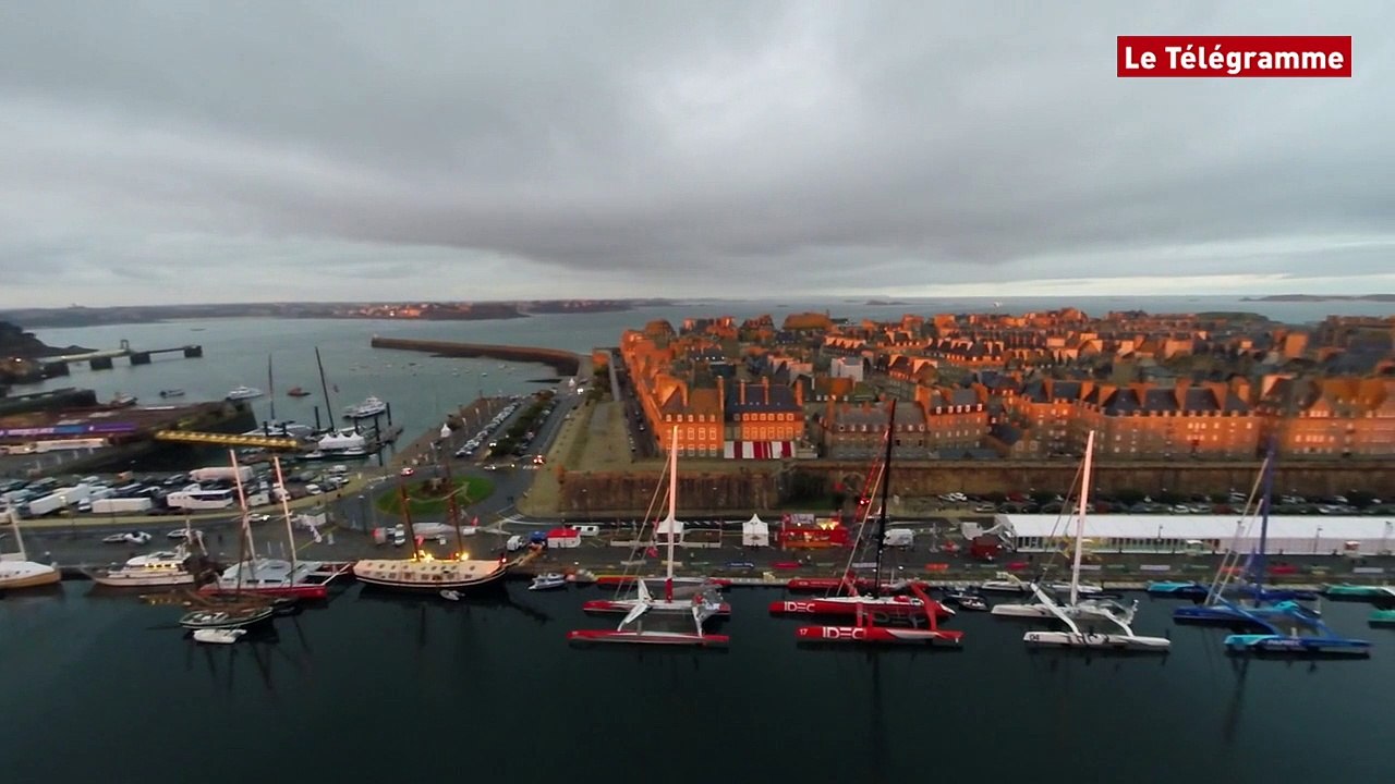 Route du Rhum - Destination Guadeloupe. Survol de Saint-Malo au lever du jour