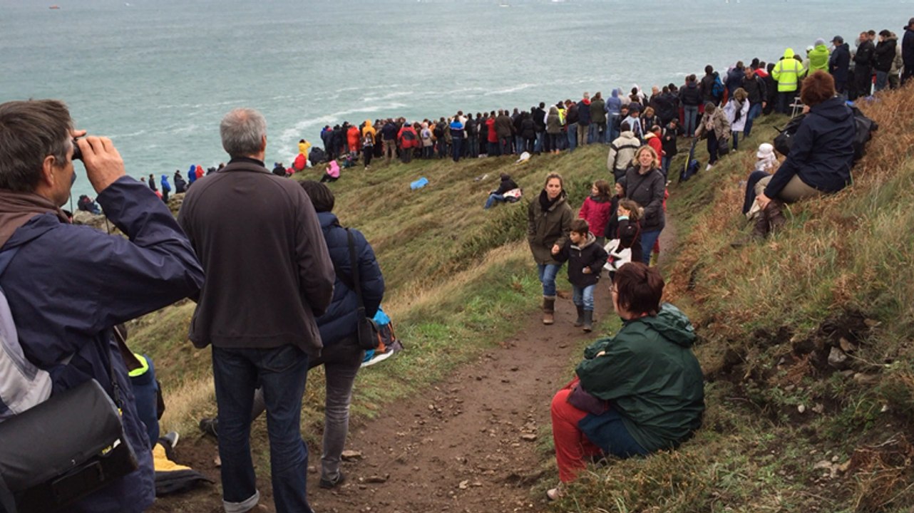 A la pointe du Meinga, les 10 minutes de spectacle se terminent sous la pluie.
