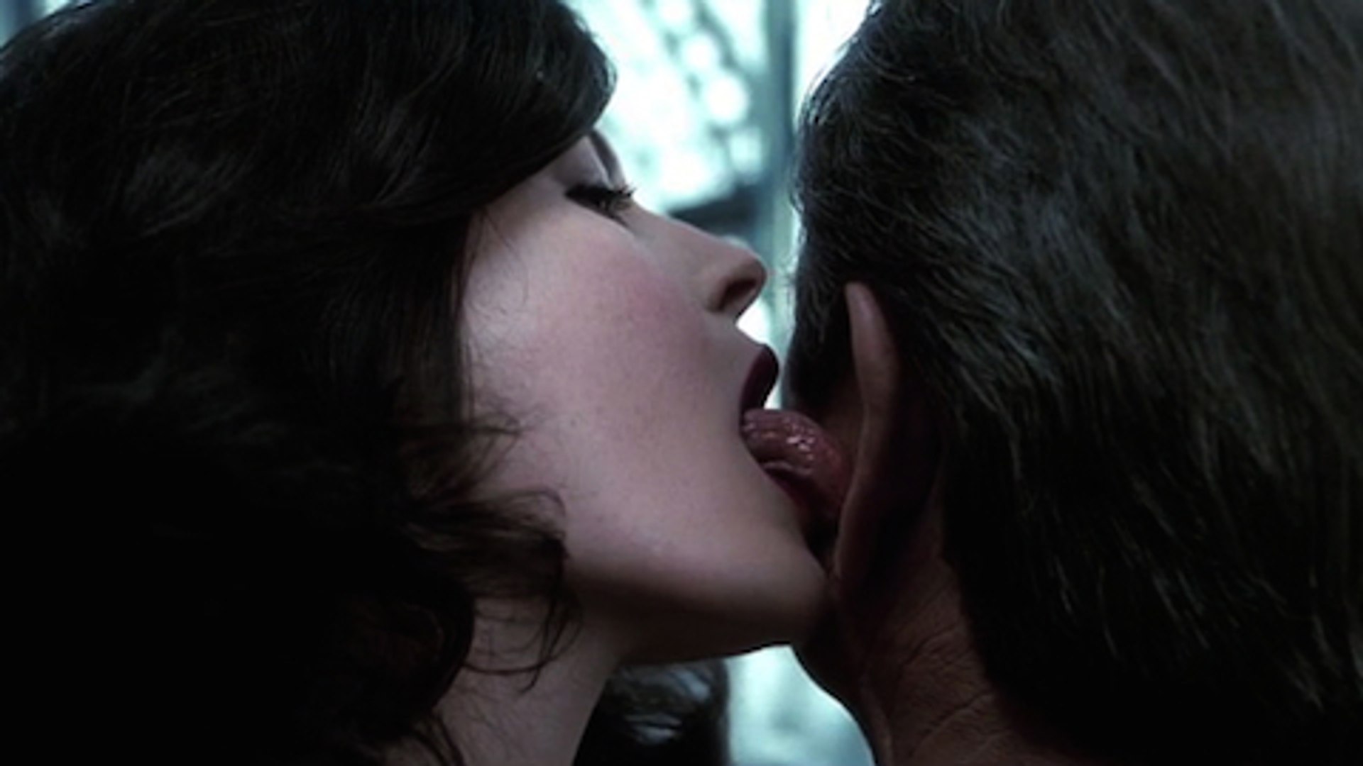 люди в черном живот