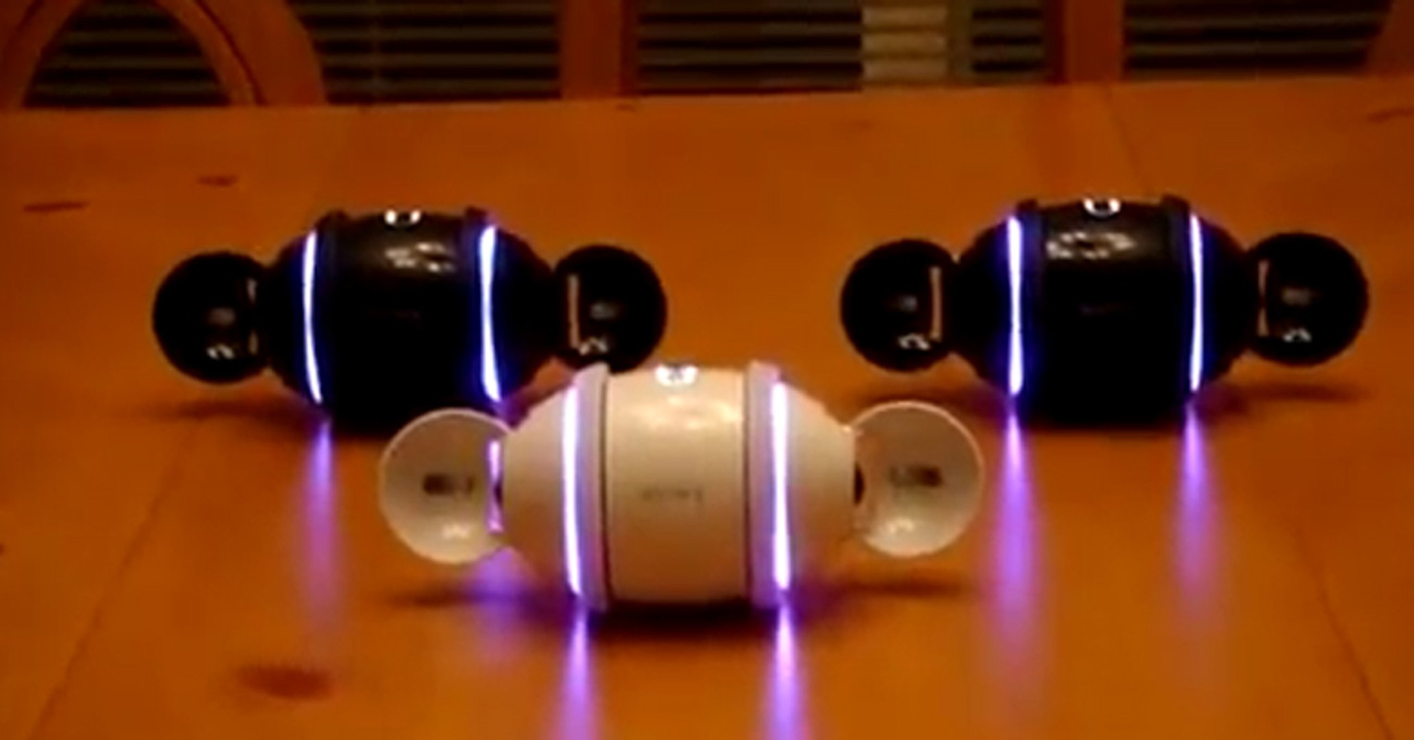 Dans Eden Robot MP3 Çalar. SONY Roller! - Dailymotion Video