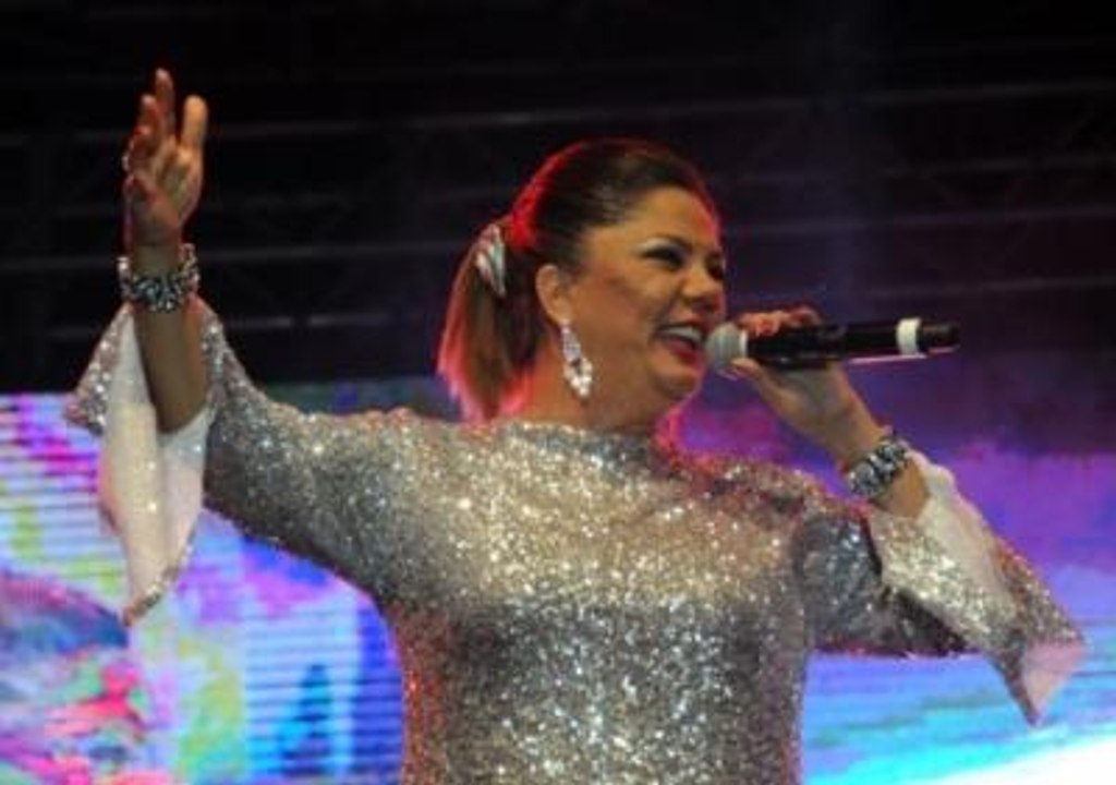 İzel 400 Bin TL'lik Teklifi Elinin Tersiyle İtti