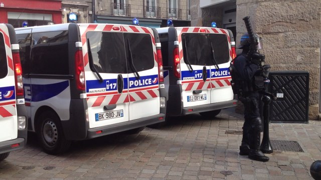 Manifestation à Nantes: 1eres violences