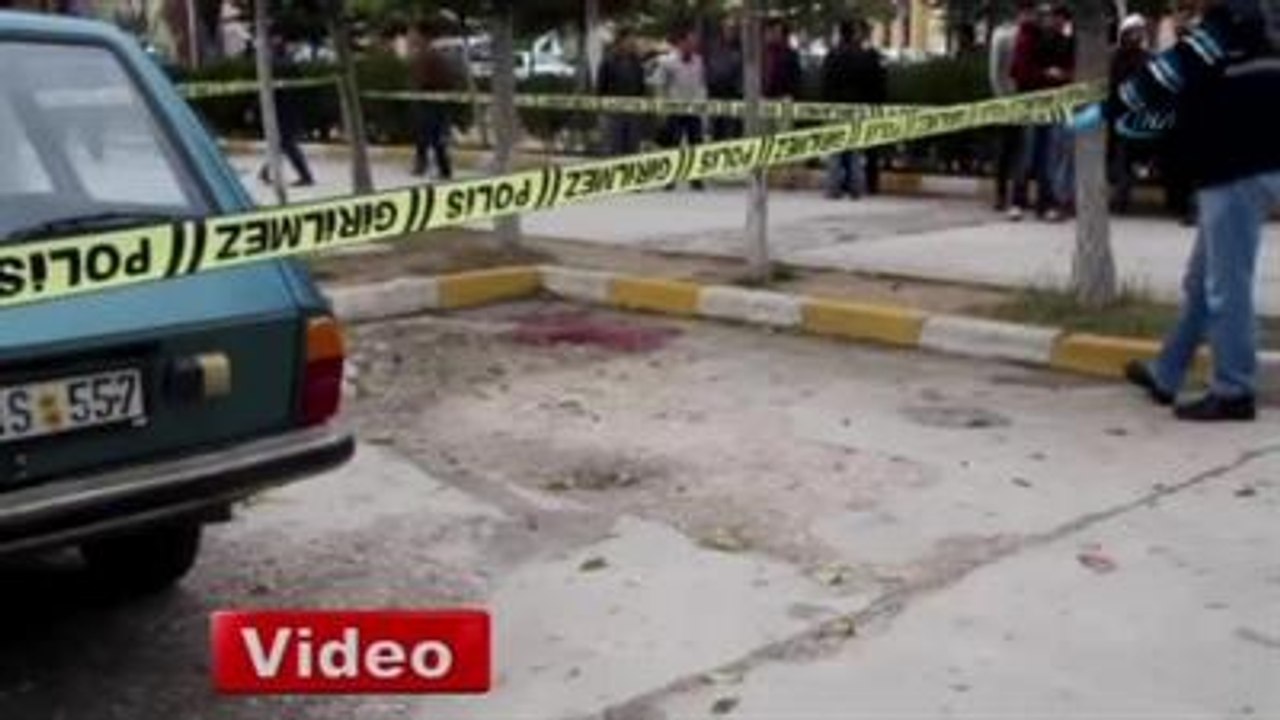 Gözü Dönmüş Koca, Ayrı Yaşadığı Karısının Boğazını Keserek Öldürdü