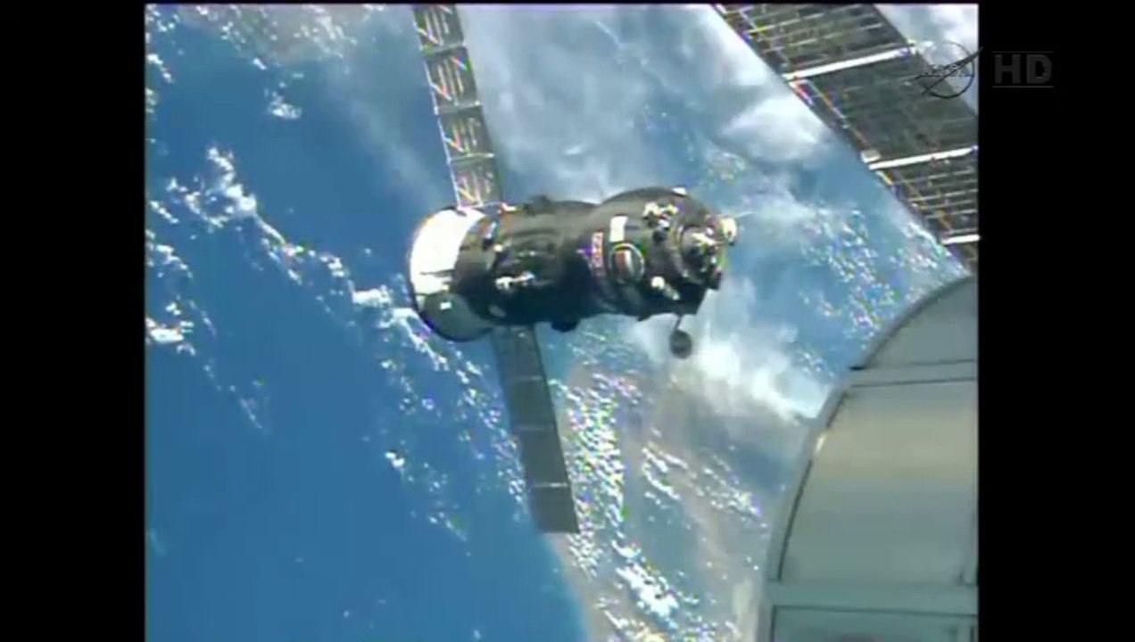 [ISS] Russian Progress M-25M Re-Supply Vehicle Docks to ISS With Supplies