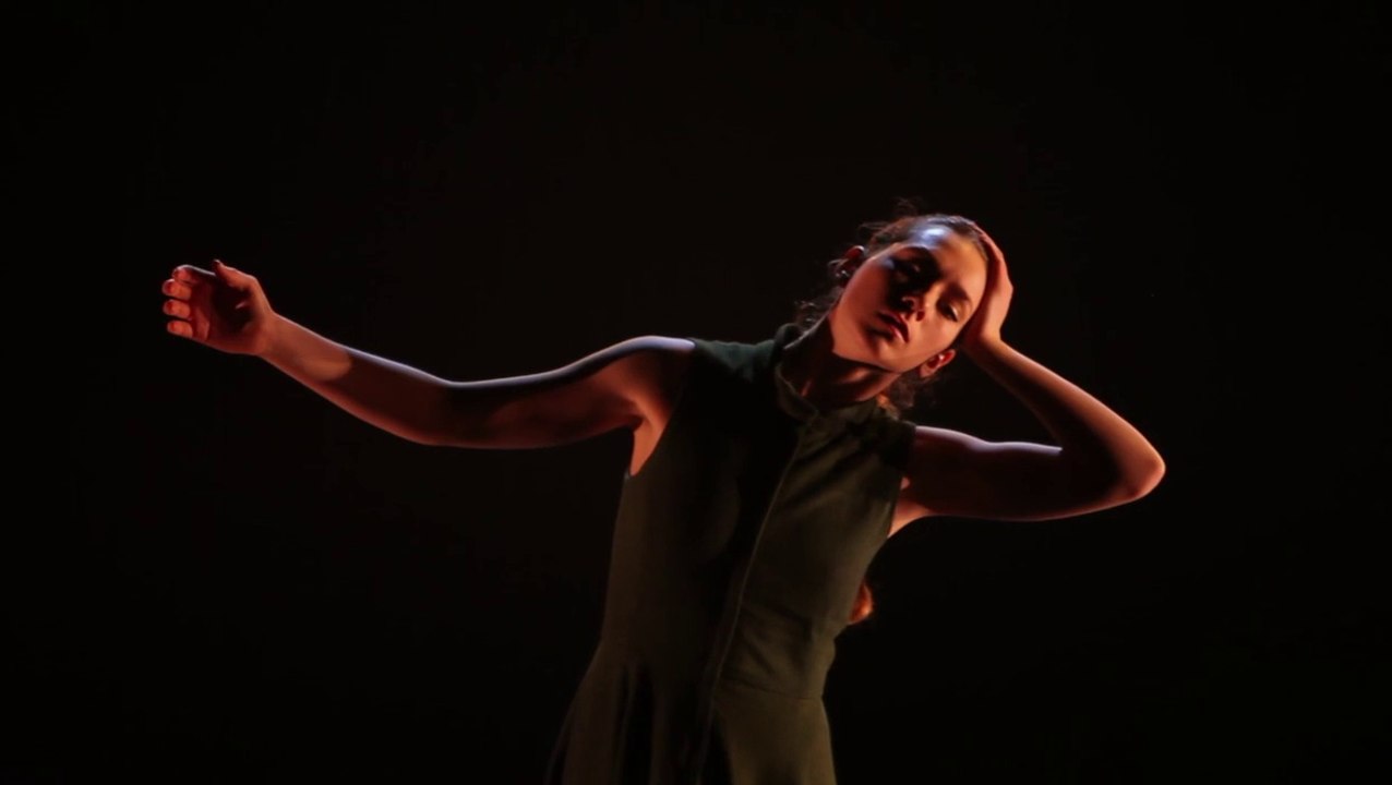 Douve, trio de danseuses & musique pour orchestre de chambre et électronique.