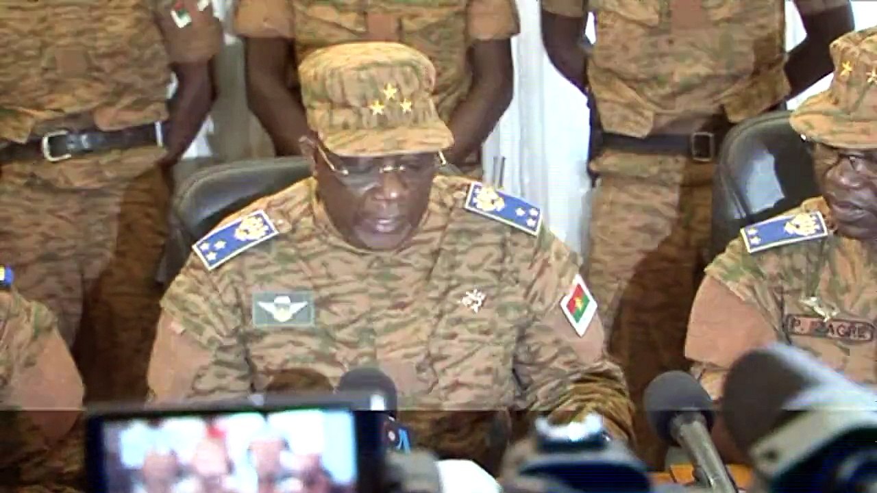 Isaac Zida comandará transição em Burkina Faso