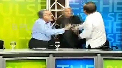 Pakistan kay Zawal ki asal waja -- Molana Tariq Jameel Bayaan - Video Dailymotion